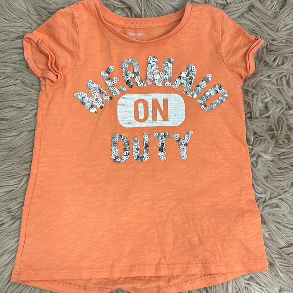 Mermaid on duty tee